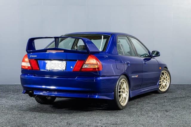 1996 Mitsubishi Lancer Evolution JDM car for sale — photo 10 of 19