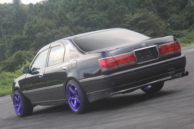 2001 Toyota Crown JDM car for sale — photo 5 of 10