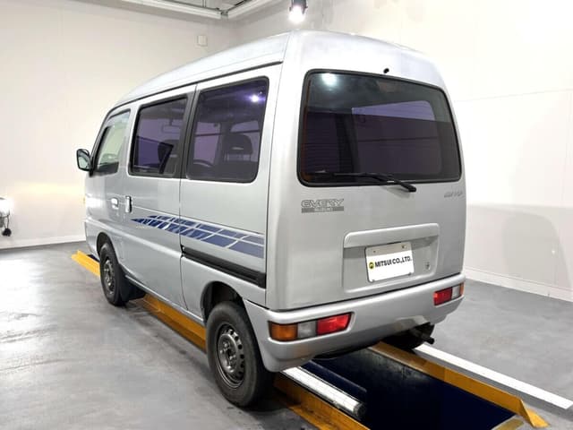 1997 Suzuki Every JDM car for sale — photo 4 of 25
