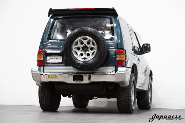 1996 Mitsubishi Pajero JDM car for sale — photo 8 of 25