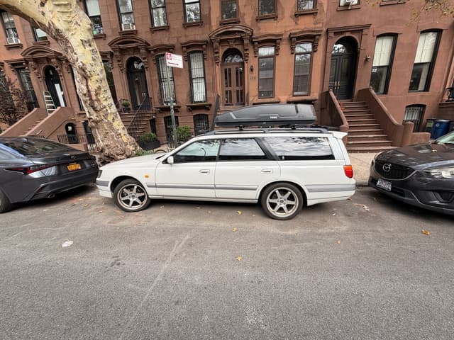 1997 Nissan Stagea JDM car for sale — photo 2 of 19