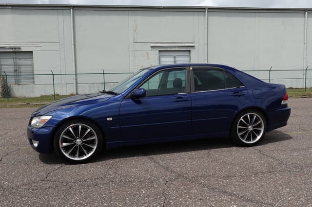 1998 Toyota Altezza JDM car for sale — photo 9 of 19