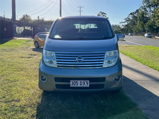 2005 Nissan Elgrand JDM car for sale — photo 2 of 15