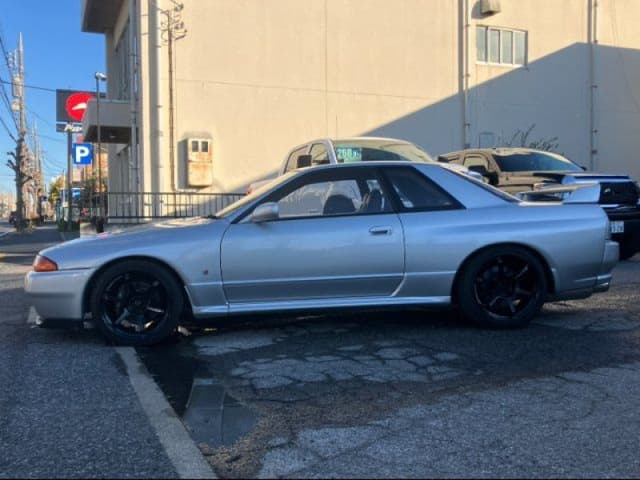 1993 Nissan Skyline JDM car for sale — photo 2 of 5