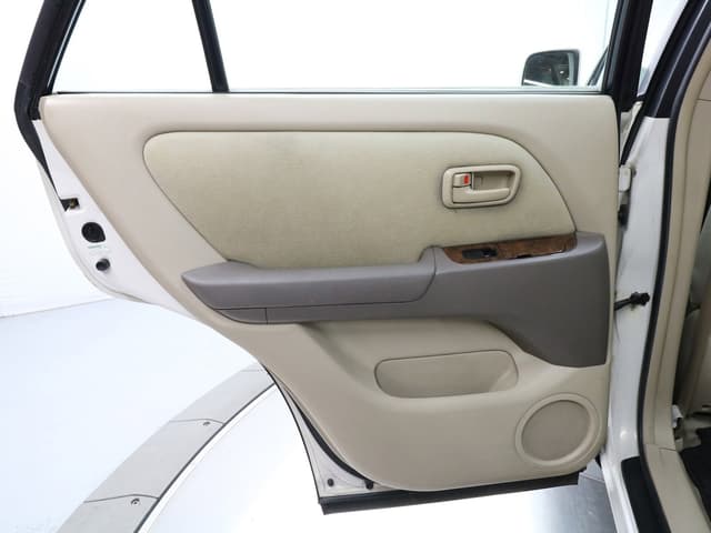1998 Toyota Harrier JDM car for sale — photo 20 of 25