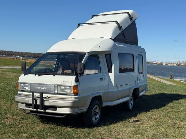 1992 Toyota Townace JDM car for sale — photo 3 of 10