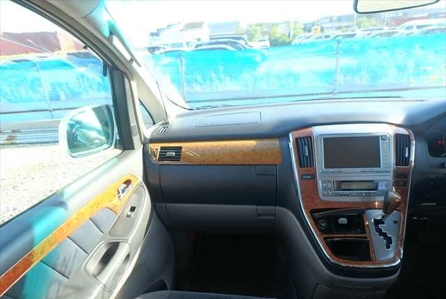 2007 Toyota Alphard JDM car for sale — photo 14 of 25