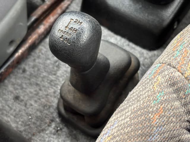 2000 Suzuki Jimny JDM car for sale — photo 22 of 25