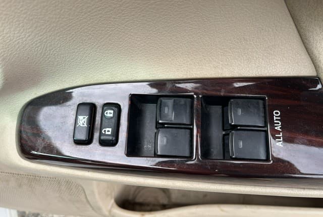 2011 Toyota Mark X JDM car for sale — photo 21 of 25