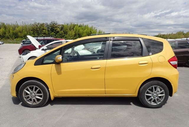 2011 Honda Fit JDM car for sale — photo 2 of 25