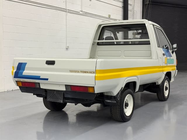 1989 Toyota Townace JDM car for sale — photo 7 of 10