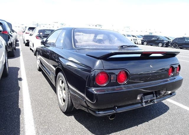 1990 Nissan Skyline JDM car for sale — photo 3 of 25