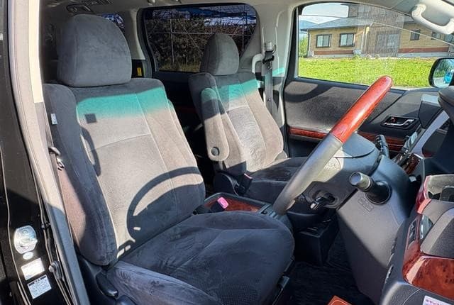 2011 Toyota Alphard JDM car for sale — photo 22 of 25