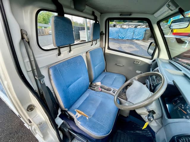 1999 Mitsubishi Minicab JDM car for sale — photo 21 of 25
