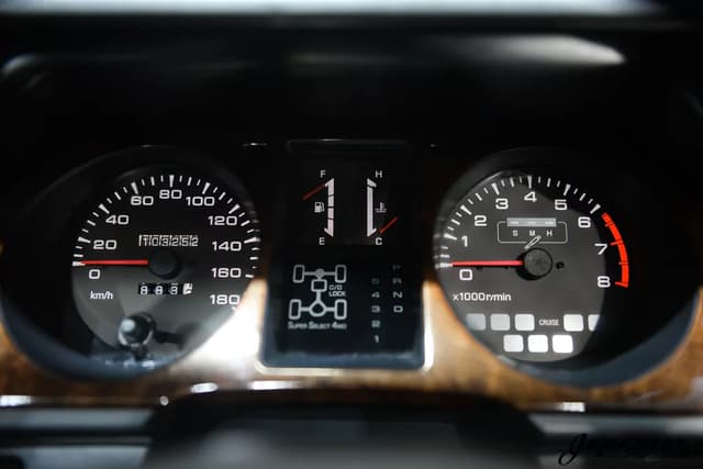1997 Mitsubishi Pajero JDM car for sale — photo 14 of 25