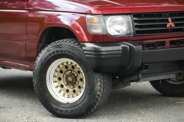 1993 Mitsubishi Pajero JDM car for sale — photo 22 of 25