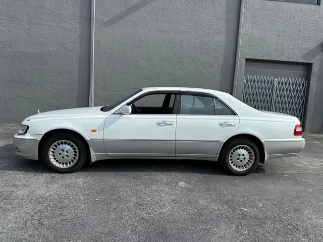 1996 Nissan Cima JDM car for sale — photo 5 of 13