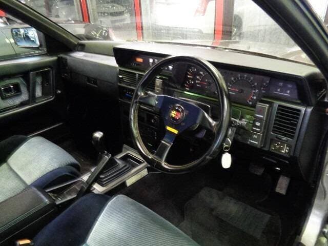 1987 Nissan Skyline JDM car for sale — photo 3 of 12