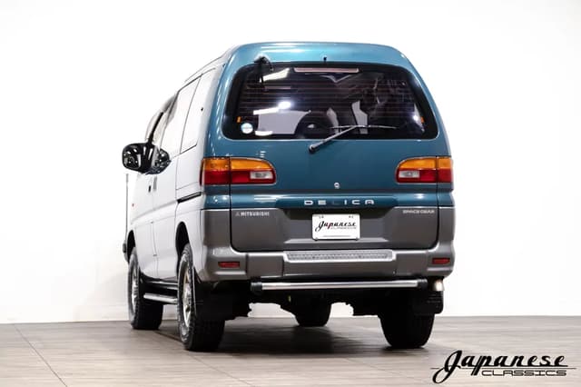 1994 Mitsubishi Delica JDM car for sale — photo 8 of 25