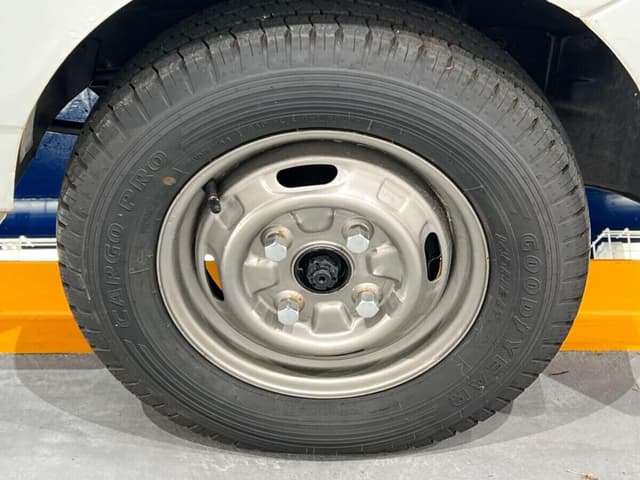 1994 Mitsubishi Minicab JDM car for sale — photo 17 of 24