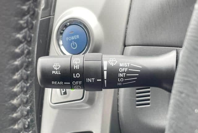2011 Toyota Prius JDM car for sale — photo 22 of 25