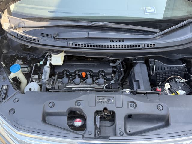 2010 Honda Stepwagon JDM car for sale — photo 17 of 19
