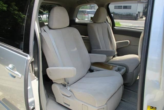 2007 Toyota Estima JDM car for sale — photo 14 of 25