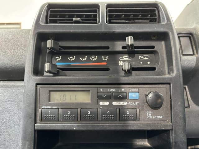 1992 Mitsubishi Minicab JDM car for sale — photo 11 of 23