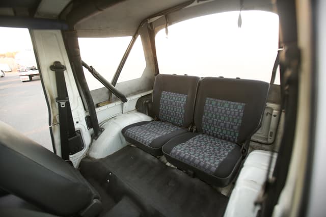 1998 Suzuki Jimny JDM car for sale — photo 19 of 25