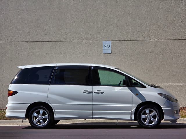 2000 Toyota Estima JDM car for sale — photo 24 of 25