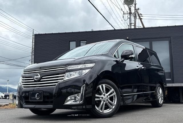 2010 Nissan Elgrand JDM car for sale — photo 23 of 25