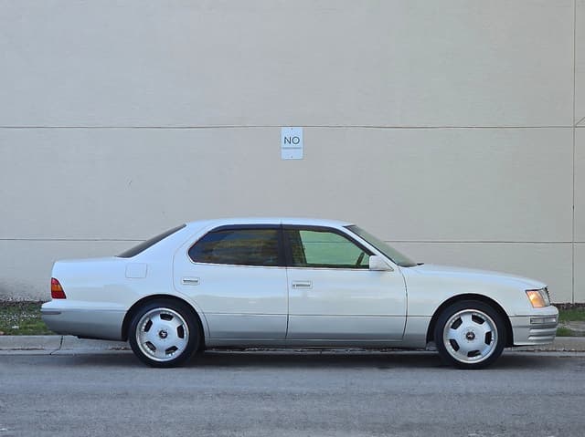 1995 Toyota Celsior JDM car for sale — photo 17 of 44