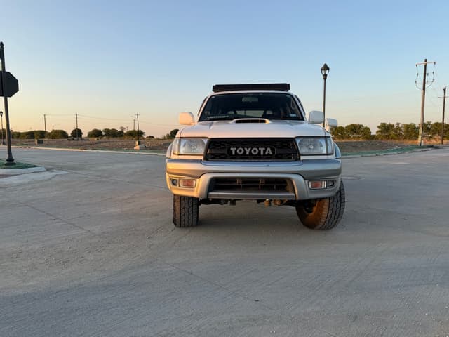 1999 Toyota Hilux Surf JDM car for sale — photo 3 of 25