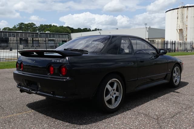 1989 Nissan Skyline JDM car for sale — photo 8 of 20