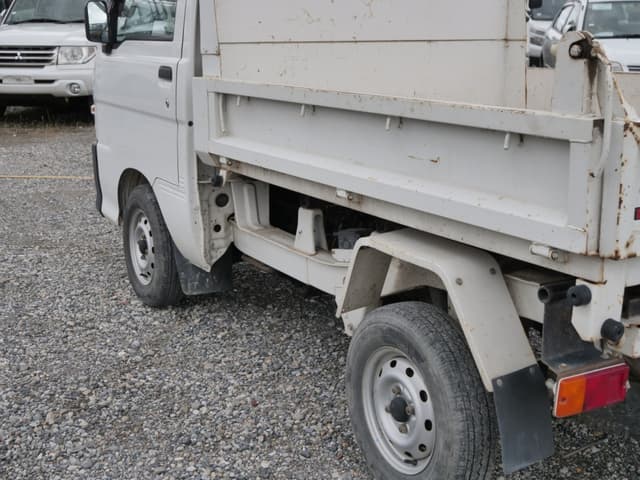 1999 Daihatsu Hijet JDM car for sale — photo 18 of 25