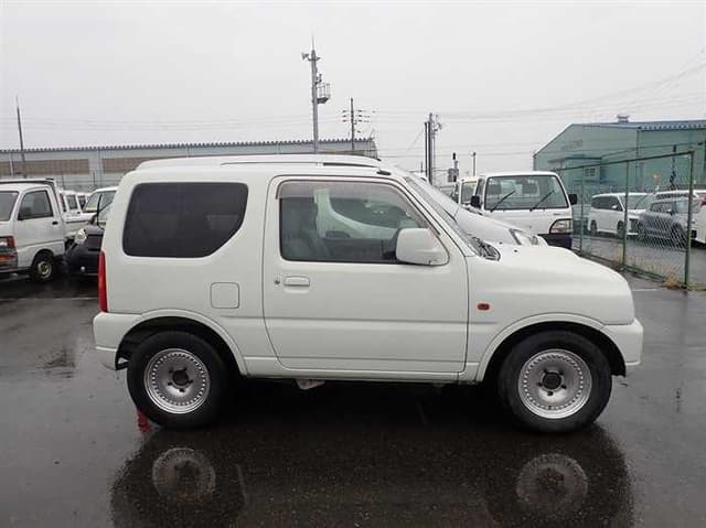 2000 Suzuki Jimny JDM car for sale — photo 3 of 21