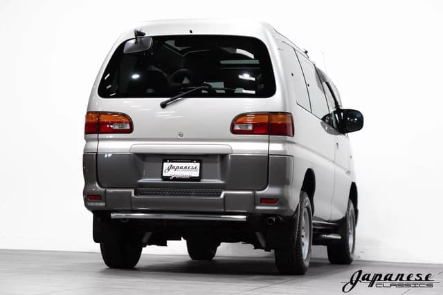 1999 Mitsubishi Delica JDM car for sale — photo 8 of 25