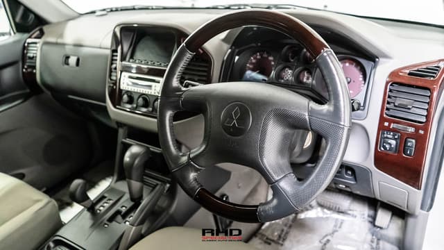 2001 Mitsubishi Pajero JDM car for sale — photo 12 of 25