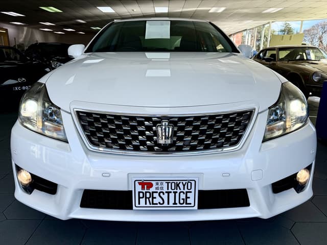 2010 Toyota Crown JDM car for sale — photo 2 of 5