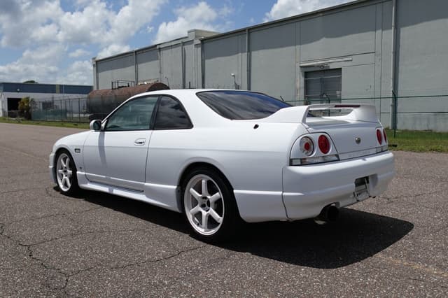 1997 Nissan Skyline JDM car for sale — photo 9 of 18