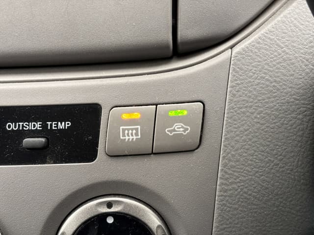 2001 Toyota Noah JDM car for sale — photo 15 of 25