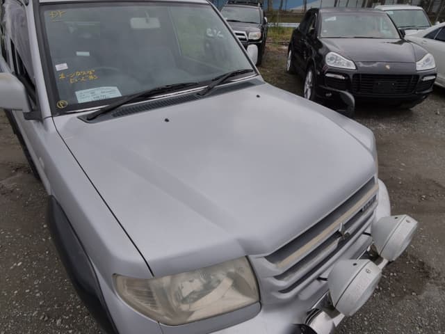 2001 Mitsubishi Pajero JDM car for sale — photo 12 of 25