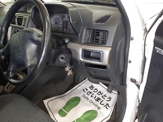 1999 Mitsubishi Pajero JDM car for sale — photo 3 of 8