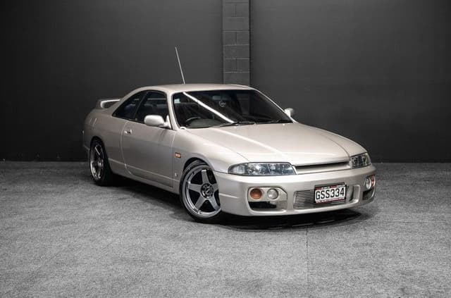 1996 Nissan Skyline JDM car for sale — photo 3 of 18