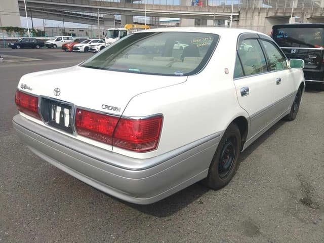 2001 Toyota Crown JDM car for sale — photo 9 of 9