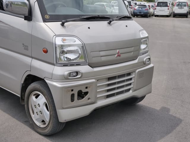 2001 Mitsubishi Town Box JDM car for sale — photo 11 of 25