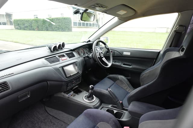 2001 Mitsubishi Lancer Evolution JDM car for sale — photo 12 of 19