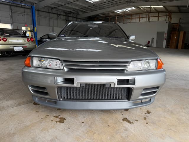 1989 Nissan Skyline JDM car for sale — photo 4 of 13