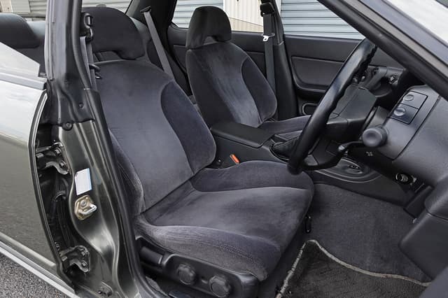 1992 Nissan Skyline JDM car for sale — photo 7 of 25