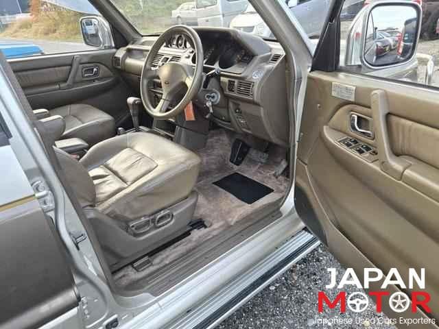 1992 Mitsubishi Pajero JDM car for sale — photo 6 of 9